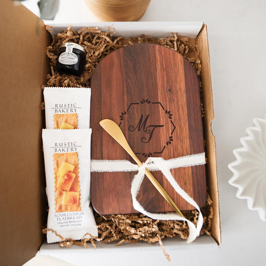 Scallop Monogram Cutting Board Gift Box | Custom Charcuterie Board Personalized | Custom Gift Idea Wedding | Thank you Housewarming Gift