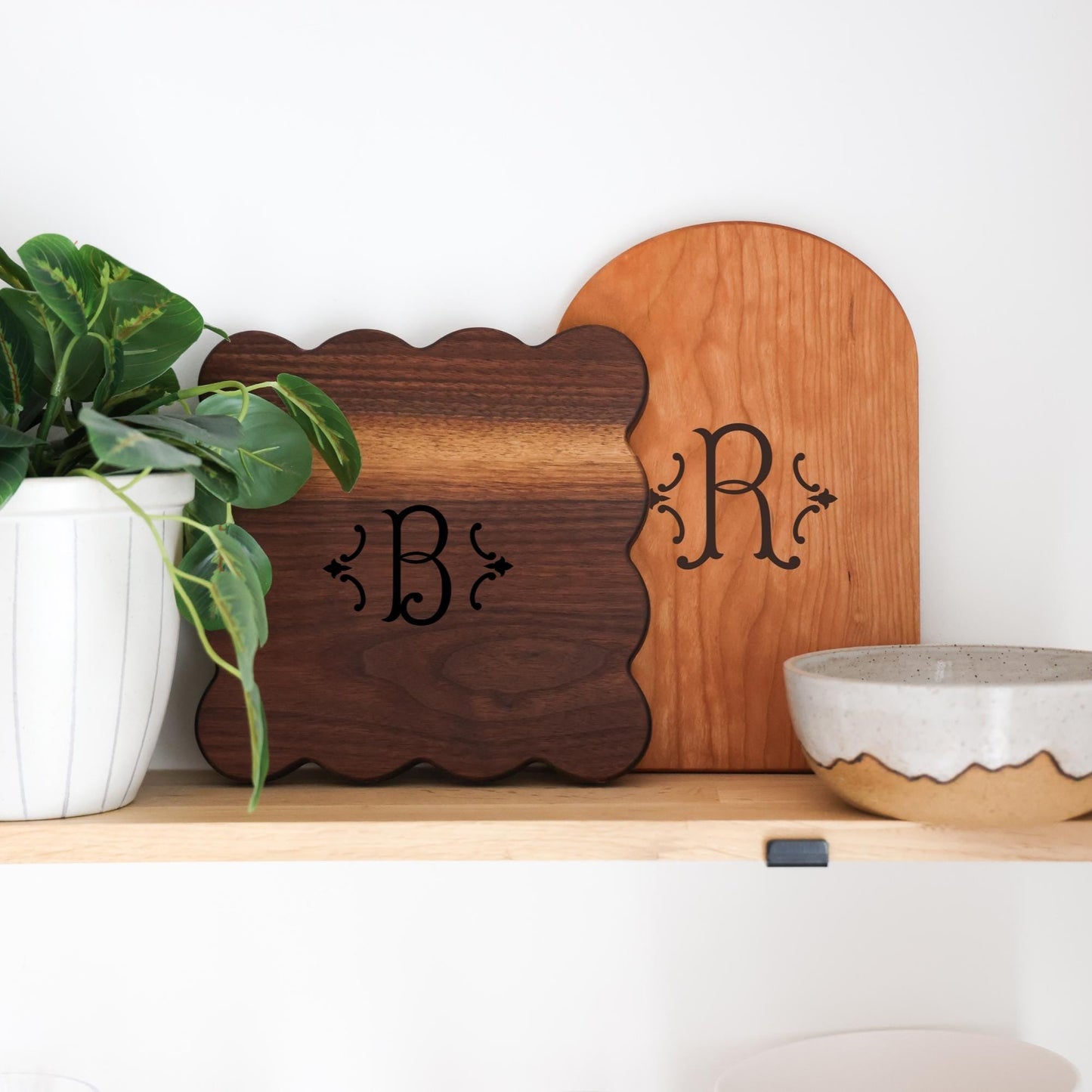 Scallop Monogram Cutting Board | Personalized Cutting Board | Personalized Charcuterie Board | Personalized Gift | Custom Gift Idea Wedding