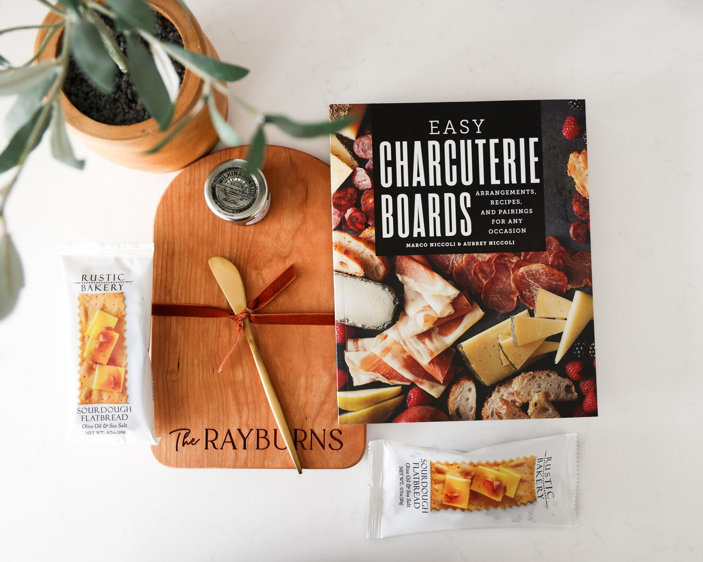 Scallop Monogram Cutting Board Gift Box | Custom Charcuterie Board Personalized | Custom Gift Idea Wedding | Thank you Housewarming Gift