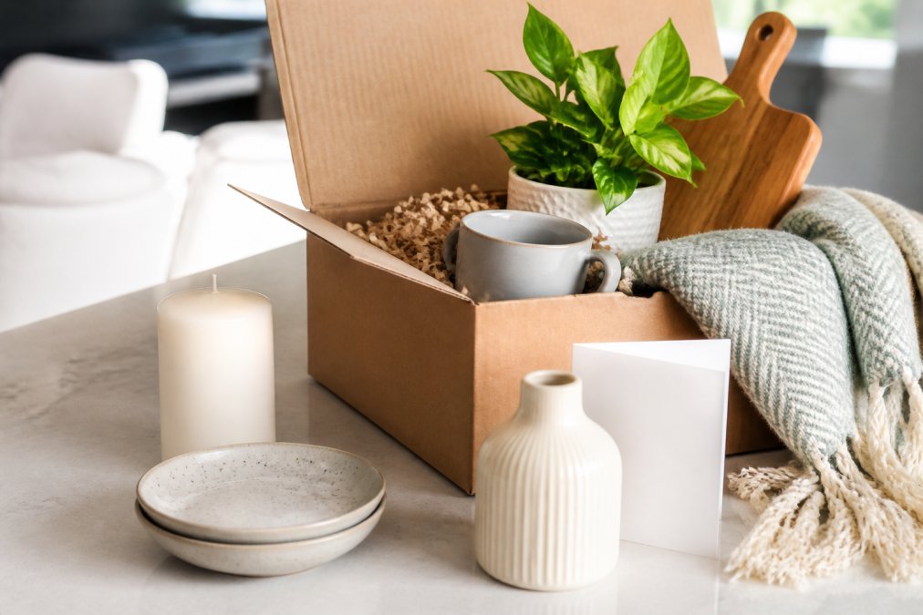 Unique Housewarming Gifts for New Homeowners