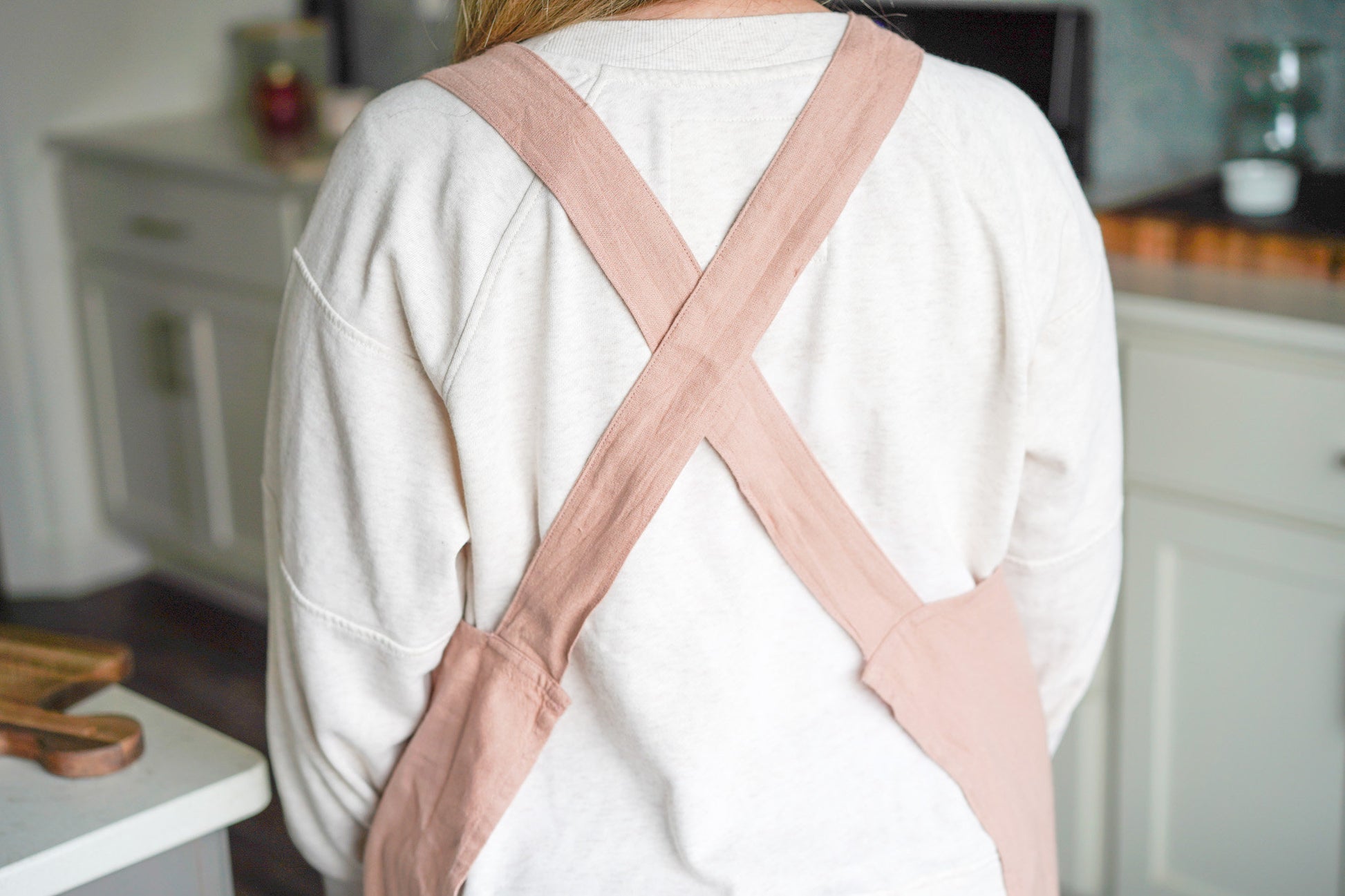 Mothers day Gifts for Mom | Personalized Linen Apron with Pockets for Gardening Cooking Crafting | Custom Gifts for Grandma