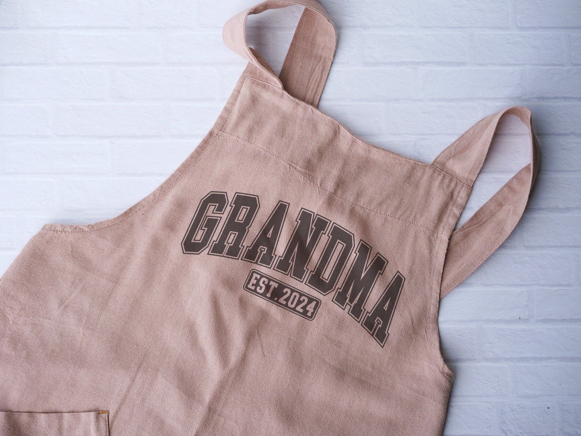 personalized mothers day gift for her apron linen new grandma gift pregnancy announcement mother&#39;s day gift unique 2024 mom grandmother nana gigi abuela gifts idea ideas wife her custom mother&#39;s day gift for mom special shirt names from kids