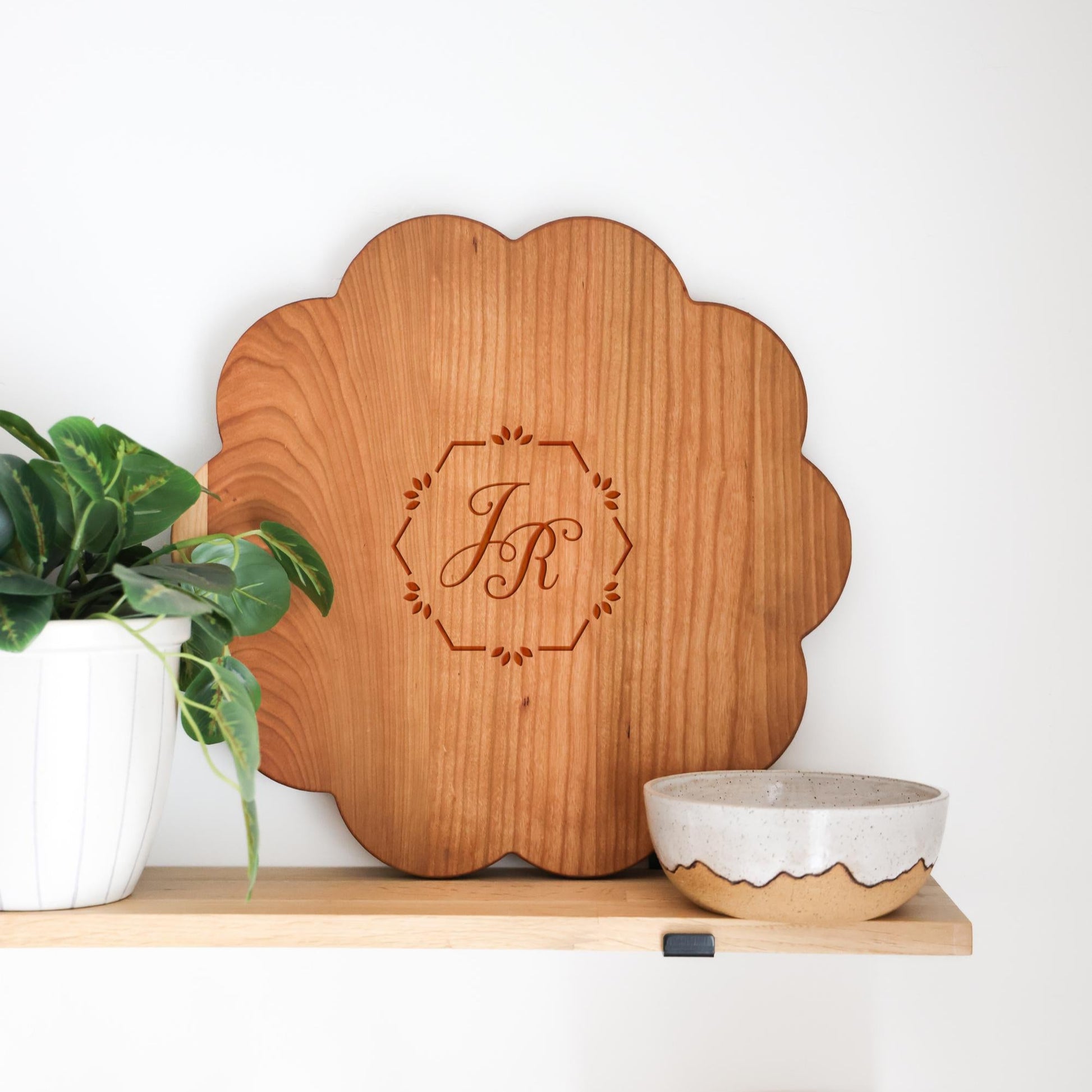 Scallop Monogram Cutting Board | Personalized Cutting Board | Personalized Charcuterie Board | Personalized Gift | Custom Gift Idea Wedding