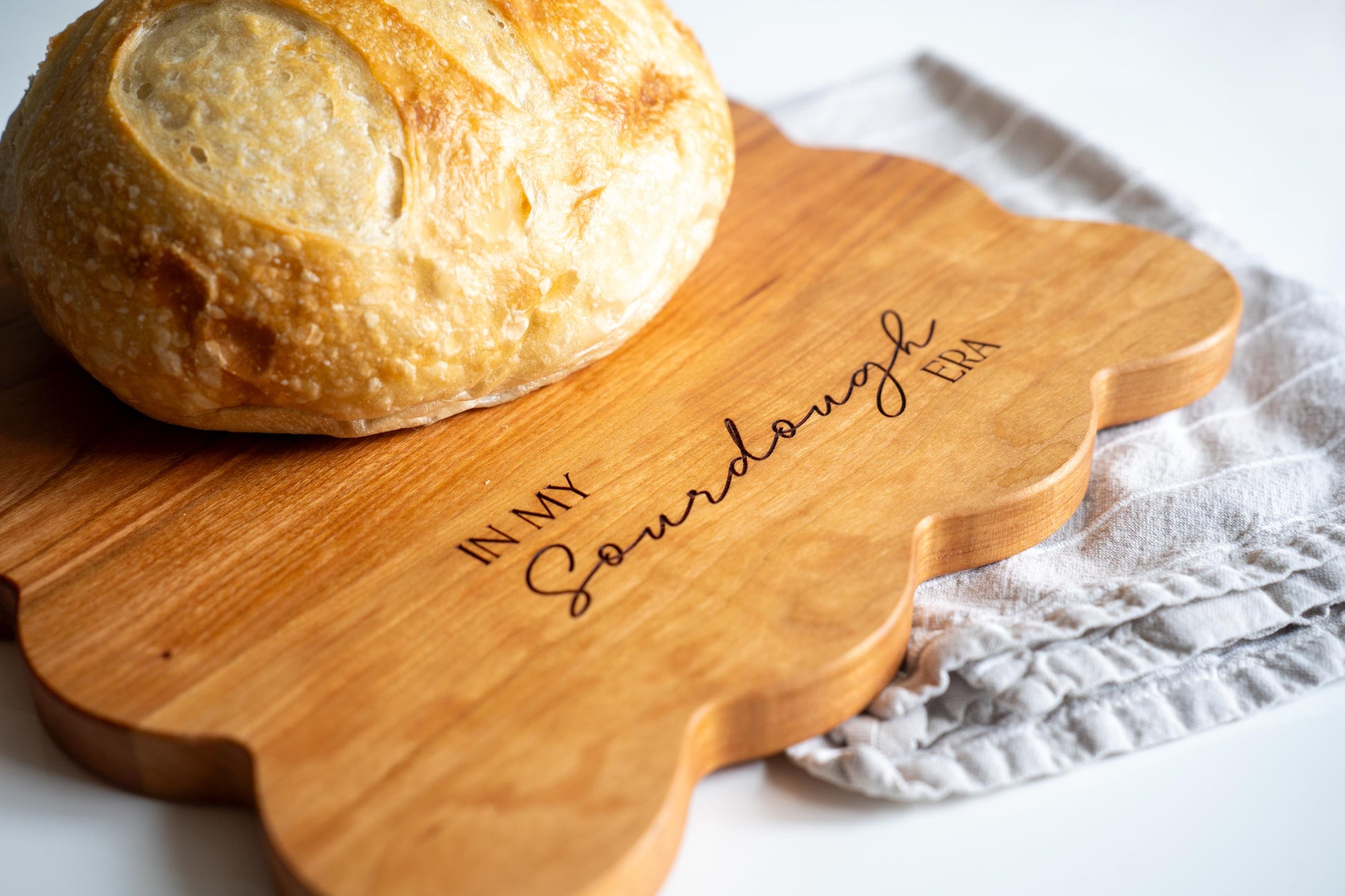 Sourdough Gift Scallop Cutting Board "In my Sourdough Era" | Personalized Sourdough Gift Idea | Custom Cutting Board Charcuterie Board