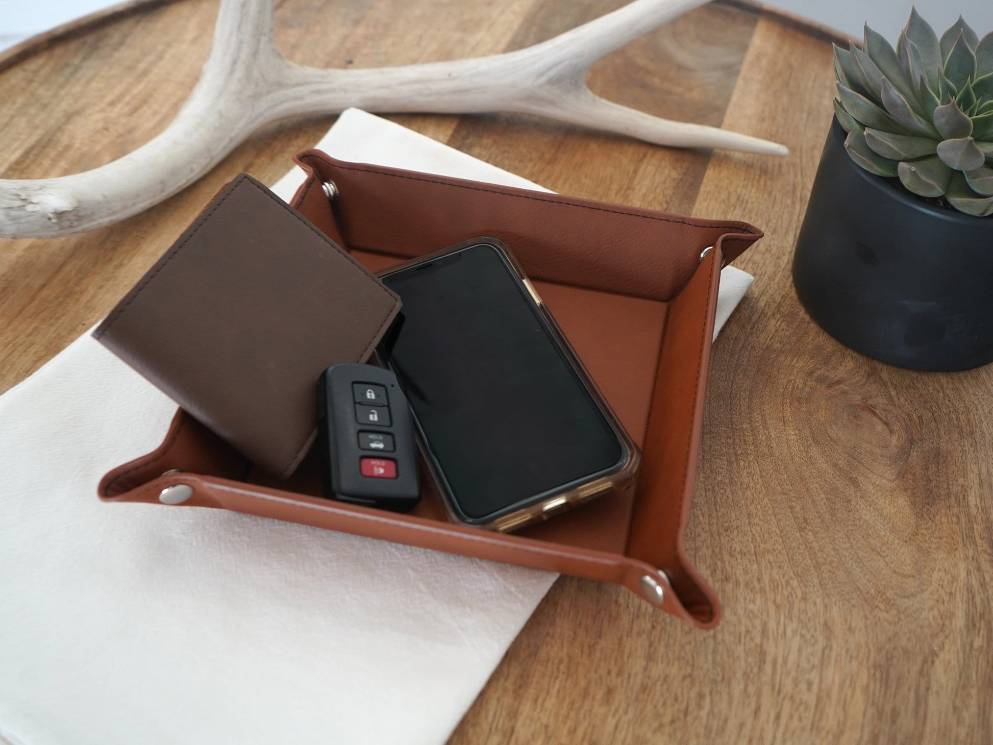 Monogrammed leather Catchall Tray for Dads - Gift for Father's Day from kids, personalized tray with Monogram - C01