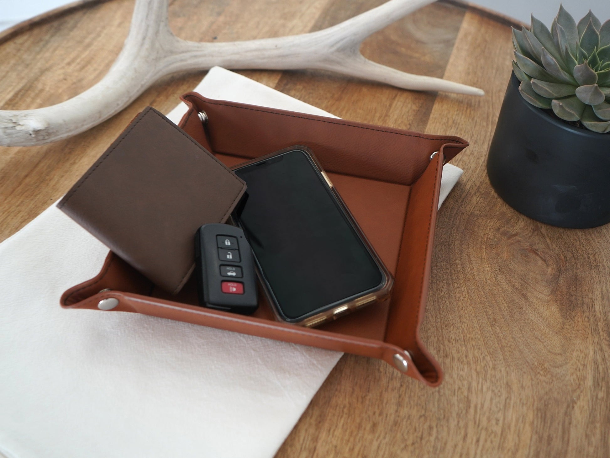 We Love Our Dad Personalized leather Catchall Tray for Dads - Gift for Father's Day from kids, personalized tray with note - C04
